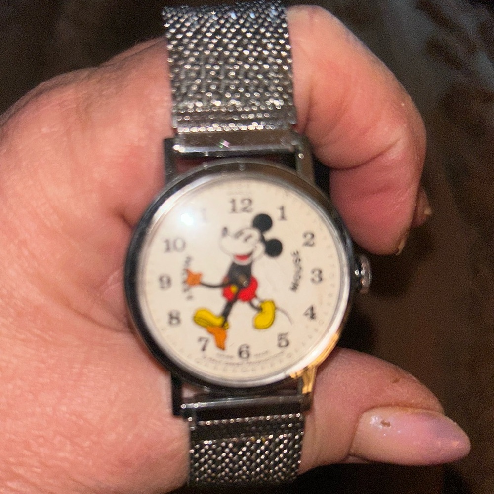 Mickey Mouse Silver Wristwatch - Animated Dial